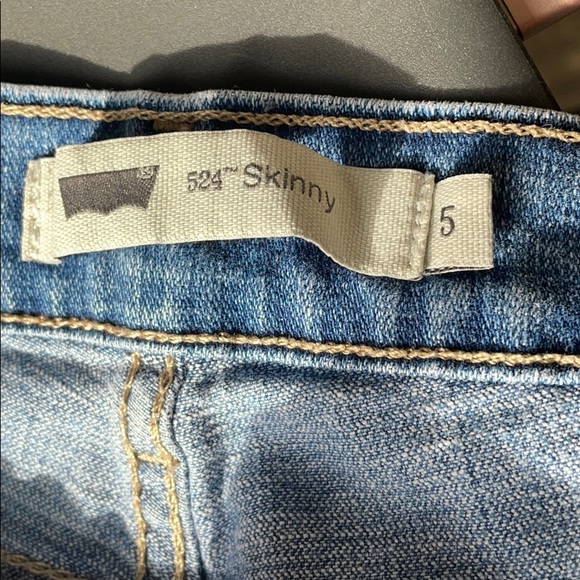 Blue Levis Ripped Jeans 👖 - Picture 5 of 6